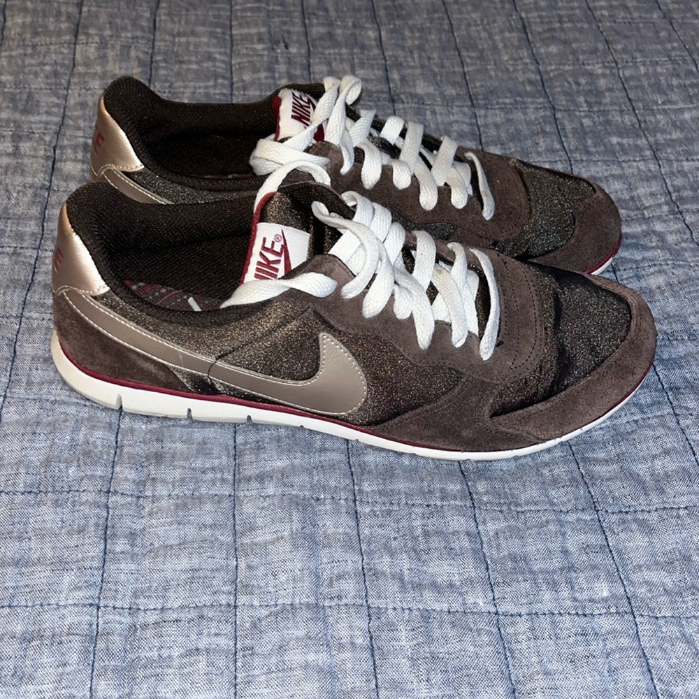 Nike brown gold shoes